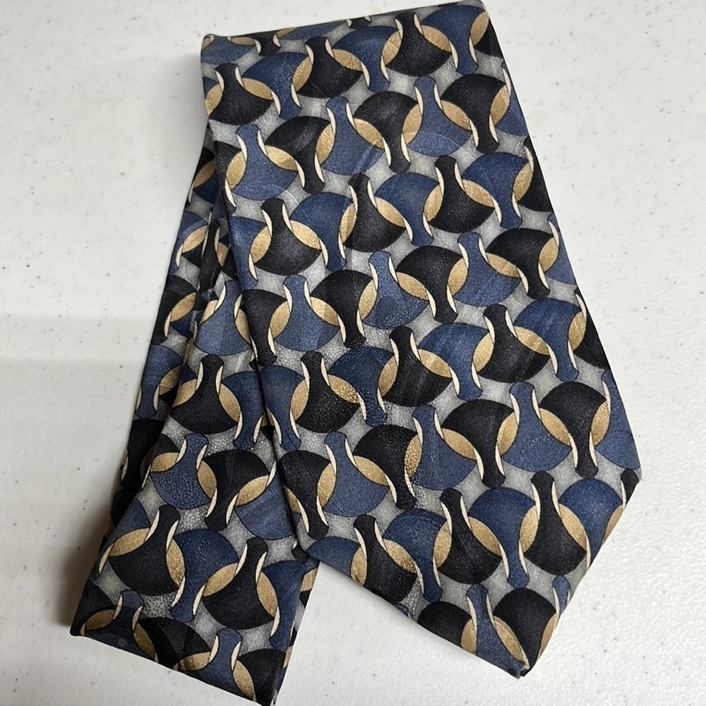Oleg Cassini Imported Silk Tie Blue, tan, gray, black